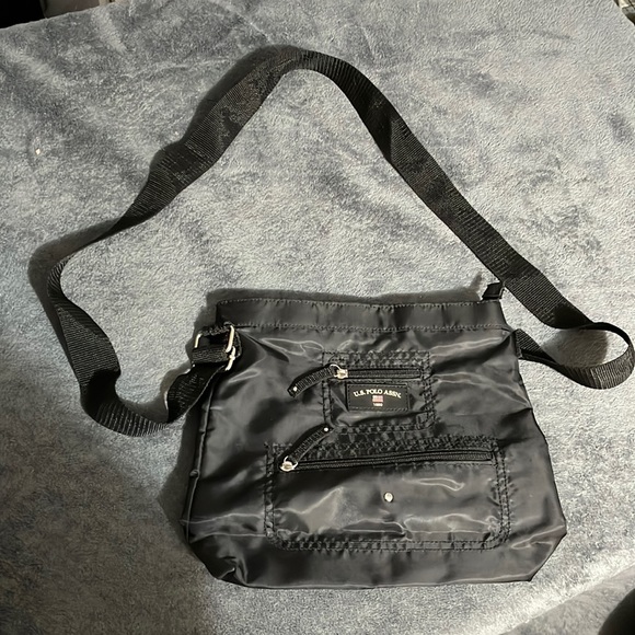 Black U.S. Polo Assn. bag - Picture 1 of 3